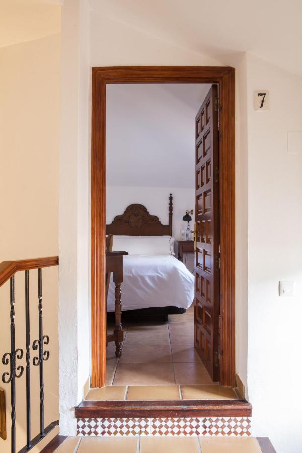 Tugasa Hotel Y Casas Rurales La Posada Villaluenga Del Rosario Exteriér fotografie
