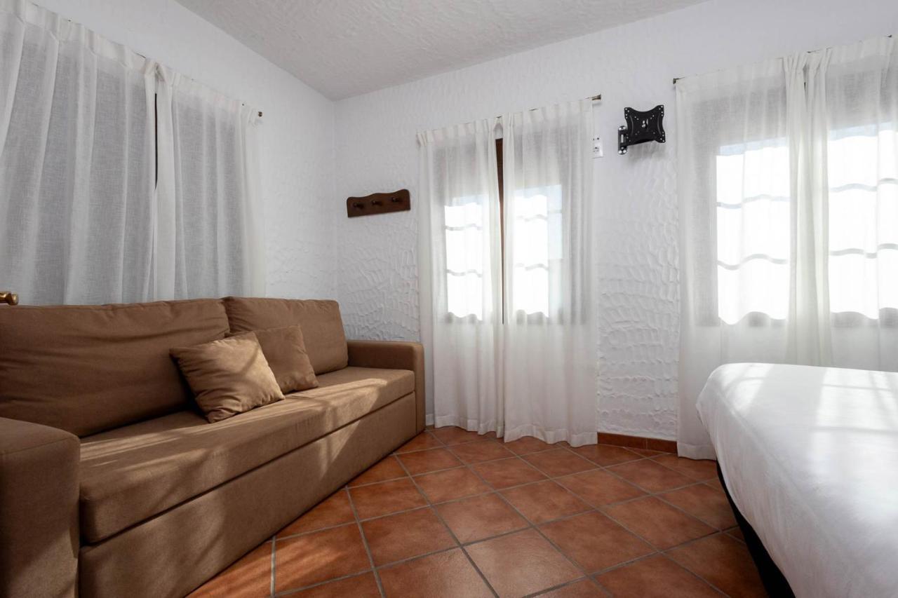 Tugasa Hotel Y Casas Rurales La Posada Villaluenga Del Rosario Exteriér fotografie