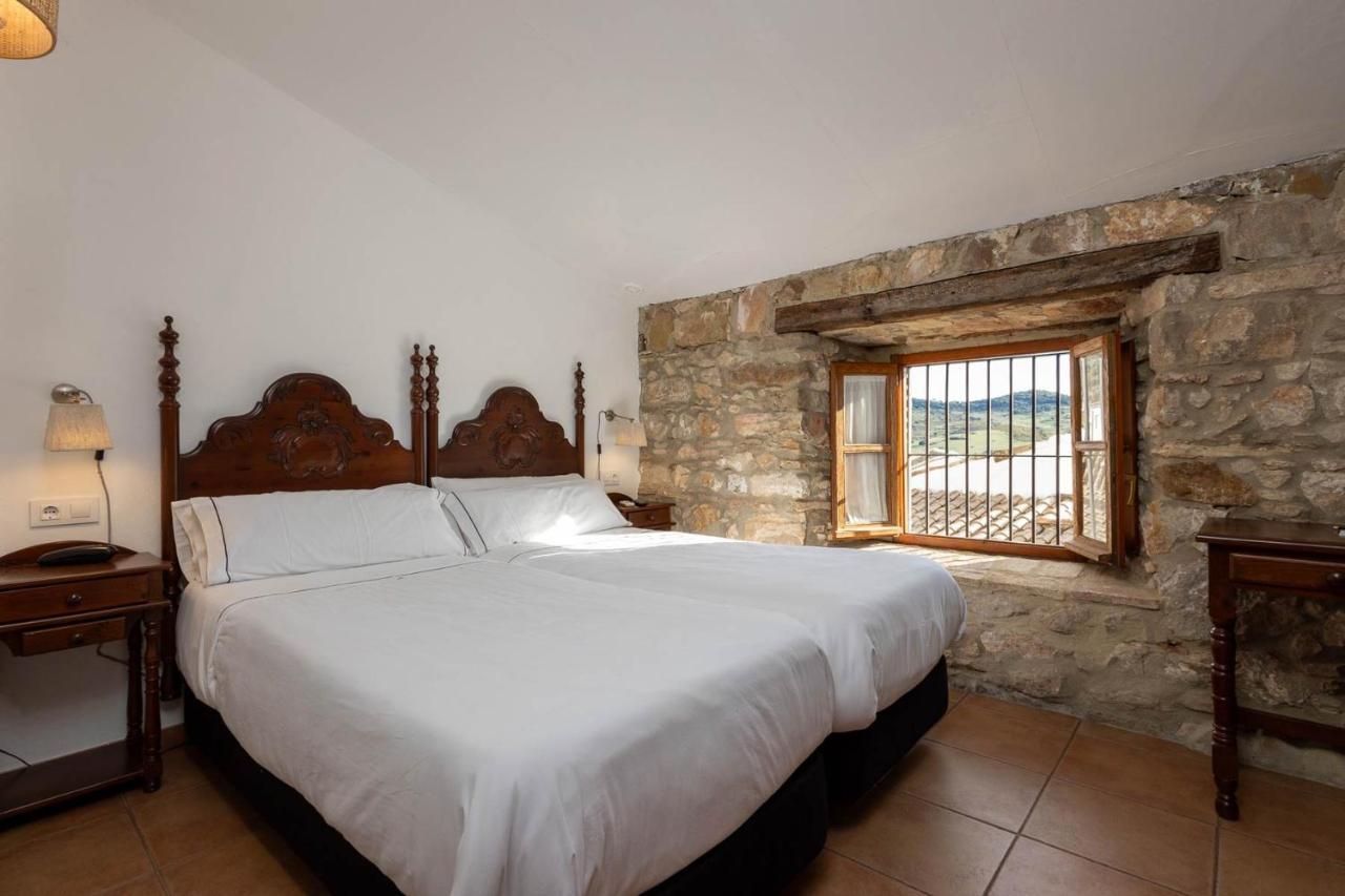 Tugasa Hotel Y Casas Rurales La Posada Villaluenga Del Rosario Exteriér fotografie
