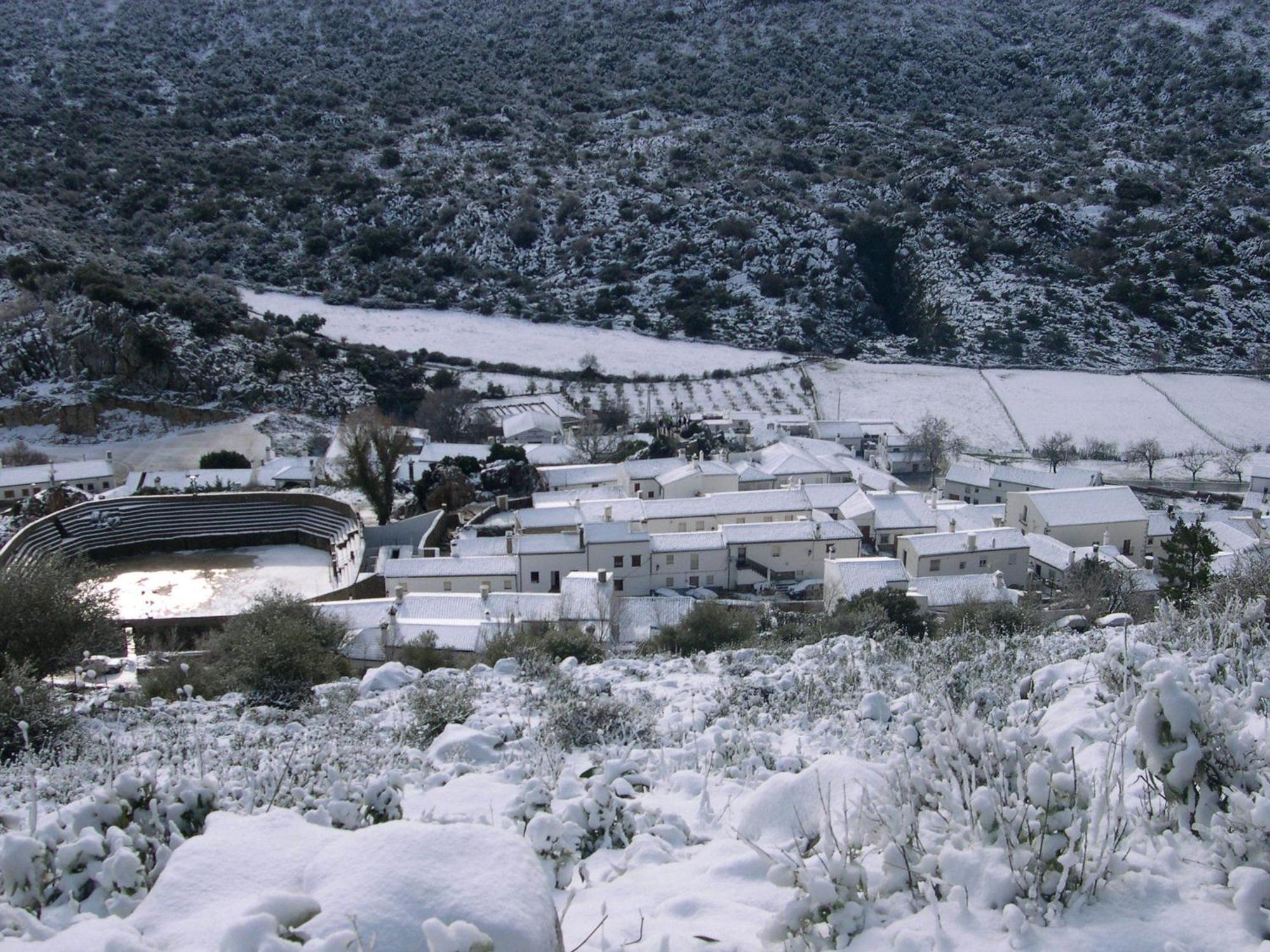 Tugasa Hotel Y Casas Rurales La Posada Villaluenga Del Rosario Exteriér fotografie