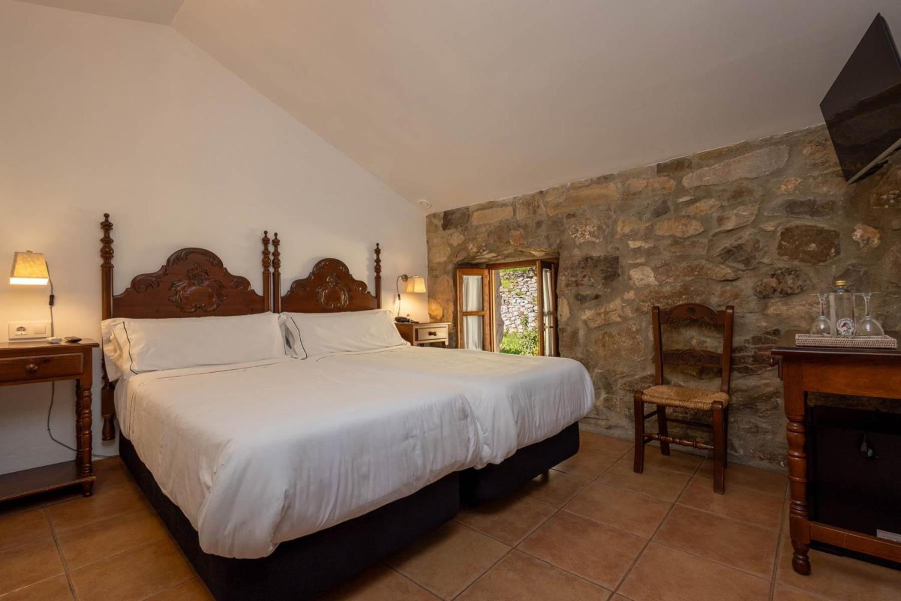 Tugasa Hotel Y Casas Rurales La Posada Villaluenga Del Rosario Exteriér fotografie