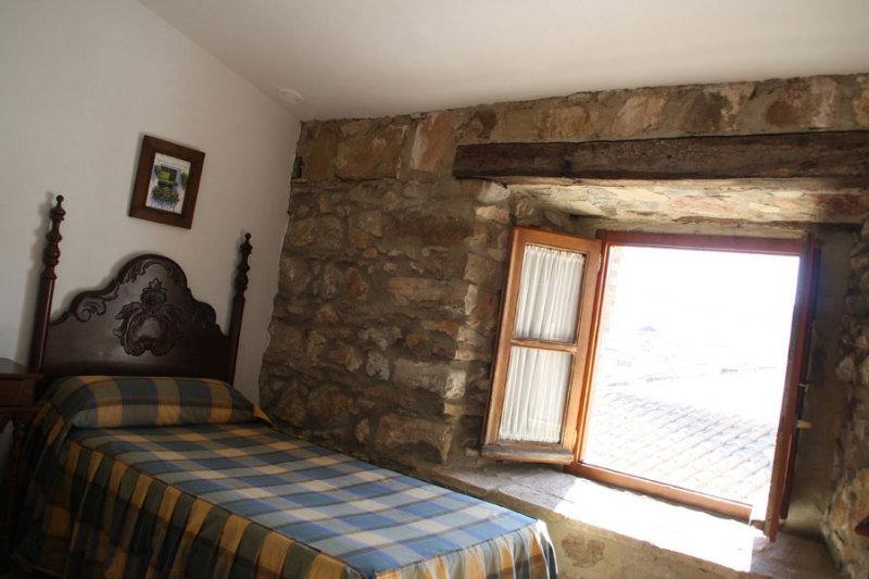 Tugasa Hotel Y Casas Rurales La Posada Villaluenga Del Rosario Exteriér fotografie