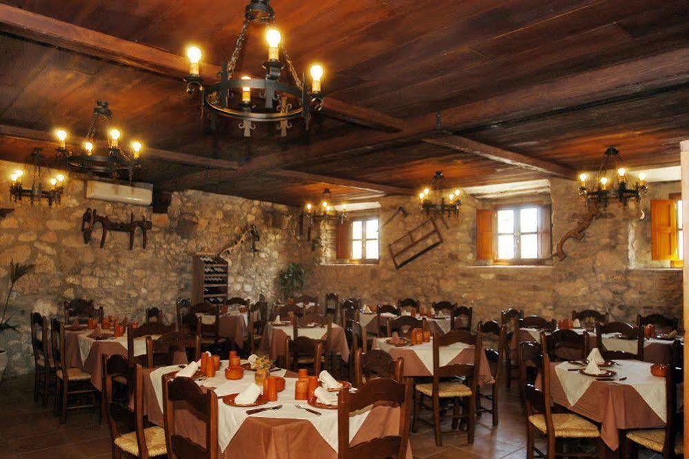 Tugasa Hotel Y Casas Rurales La Posada Villaluenga Del Rosario Exteriér fotografie