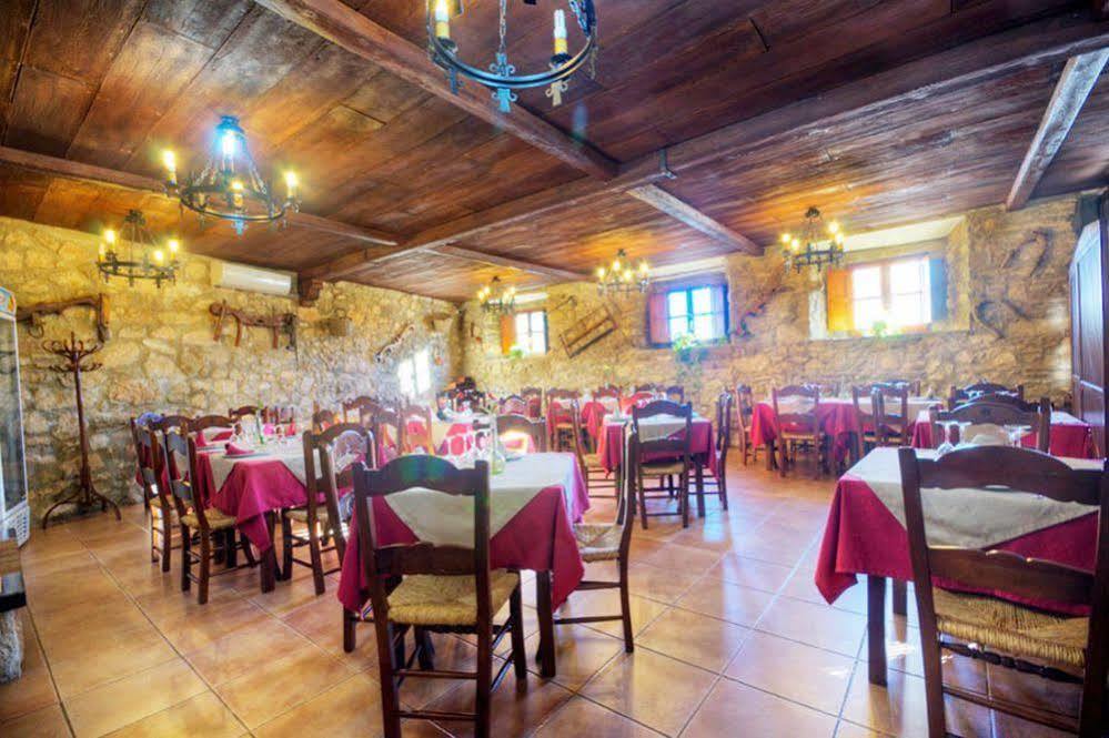 Tugasa Hotel Y Casas Rurales La Posada Villaluenga Del Rosario Exteriér fotografie