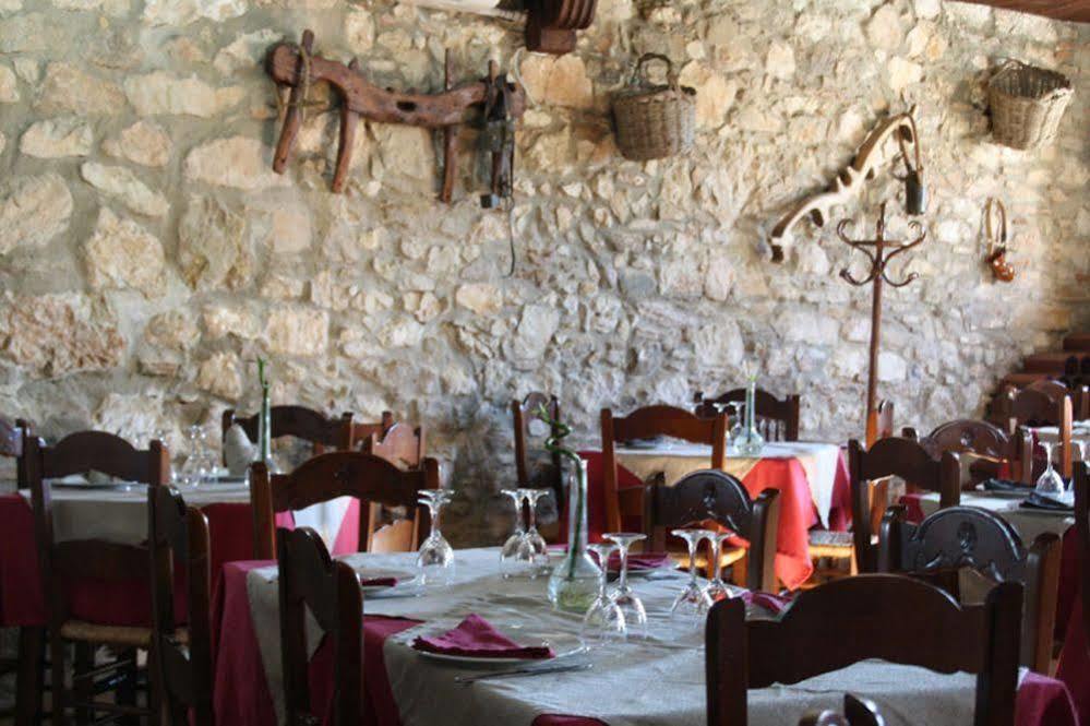 Tugasa Hotel Y Casas Rurales La Posada Villaluenga Del Rosario Exteriér fotografie