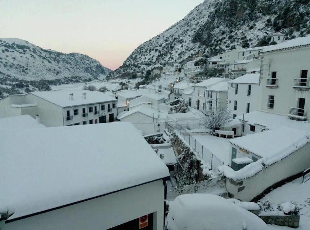 Tugasa Hotel Y Casas Rurales La Posada Villaluenga Del Rosario Exteriér fotografie