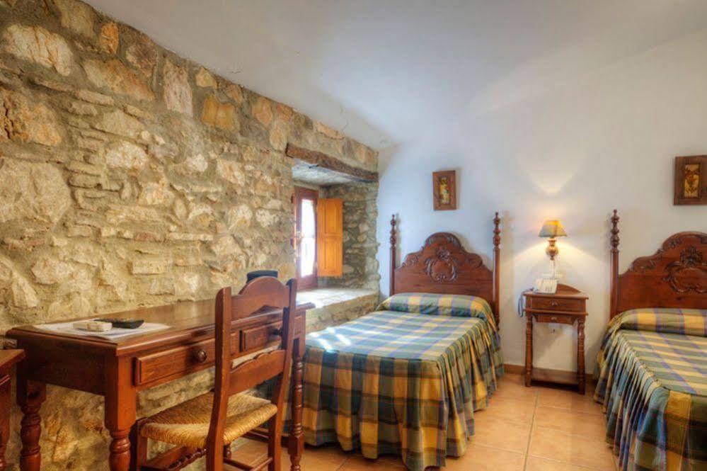Tugasa Hotel Y Casas Rurales La Posada Villaluenga Del Rosario Exteriér fotografie