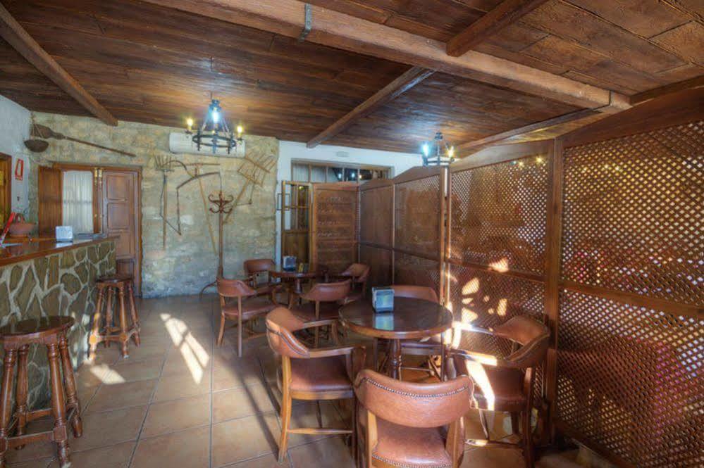 Tugasa Hotel Y Casas Rurales La Posada Villaluenga Del Rosario Exteriér fotografie
